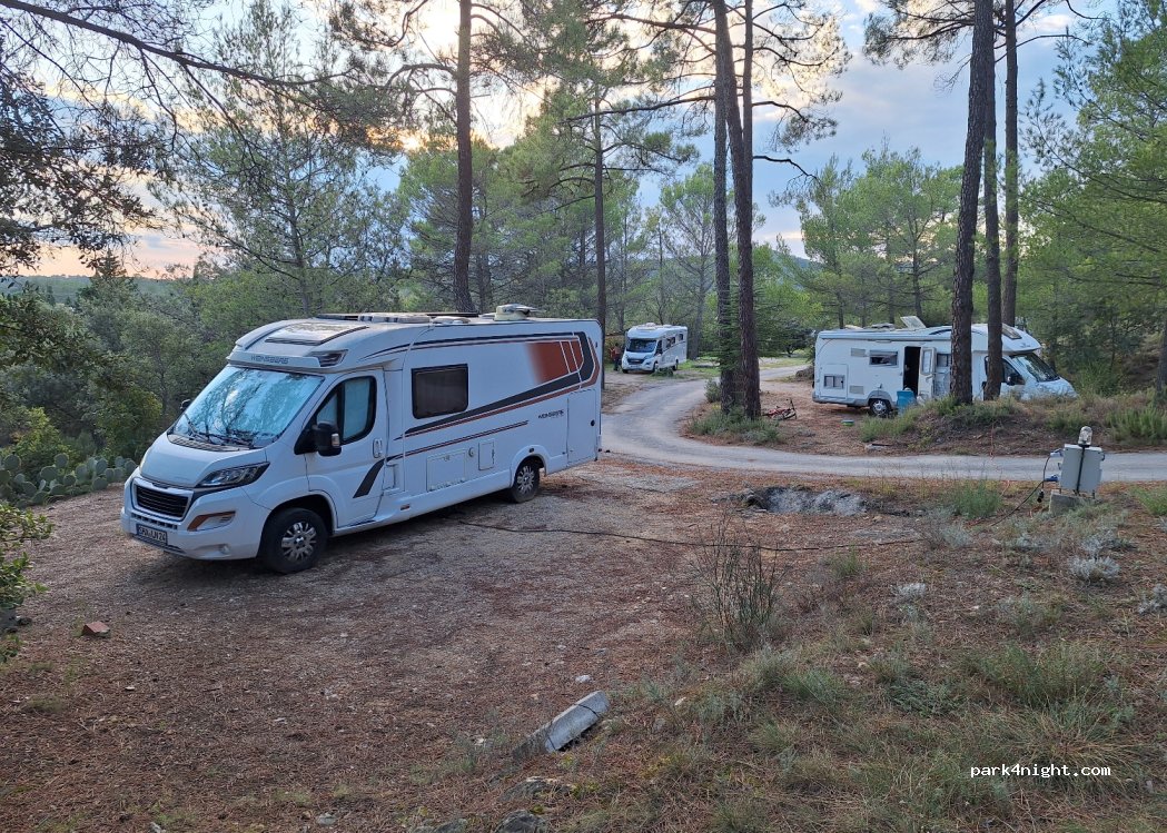 CAMPING MUNICIPAL LA PINEDE — foto 5