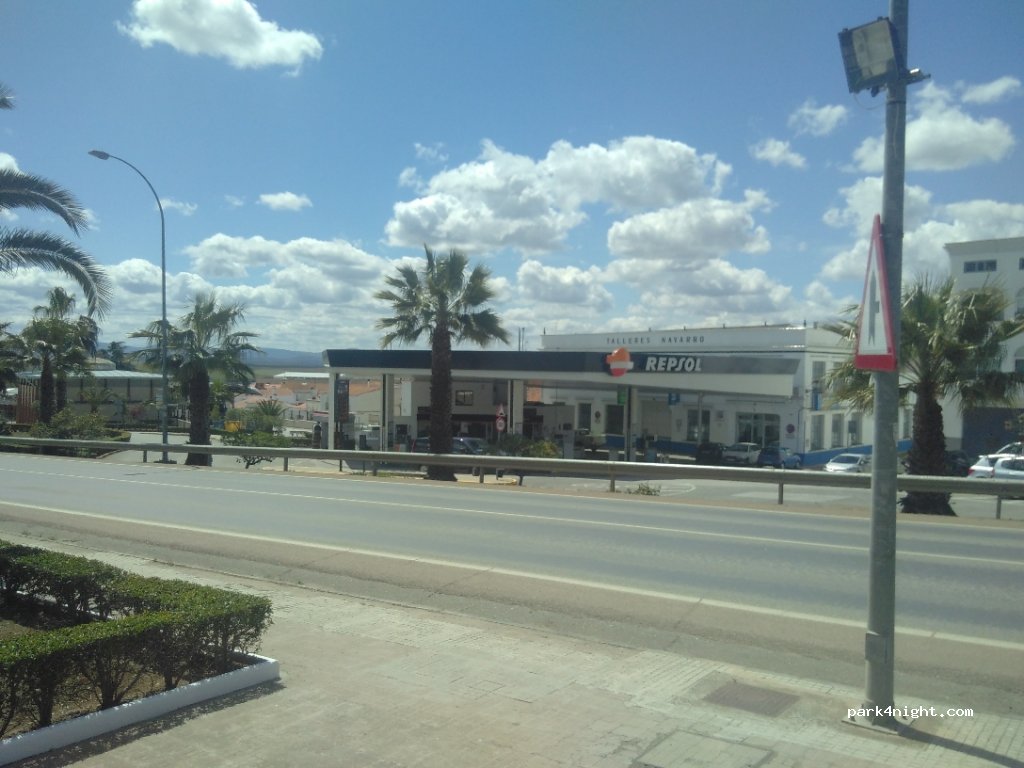 (06240) Fuente de Cantos - 6 Calle Real — foto 3