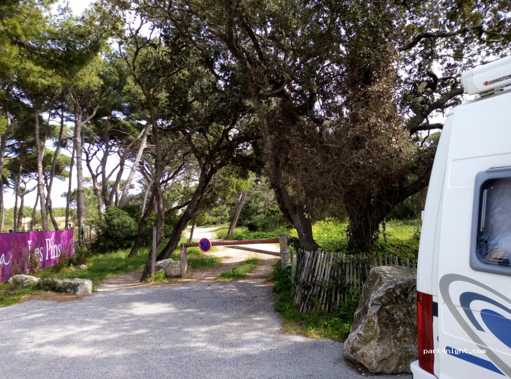 (83400) Hyères - 223 Chemin Denis Papin — foto 2