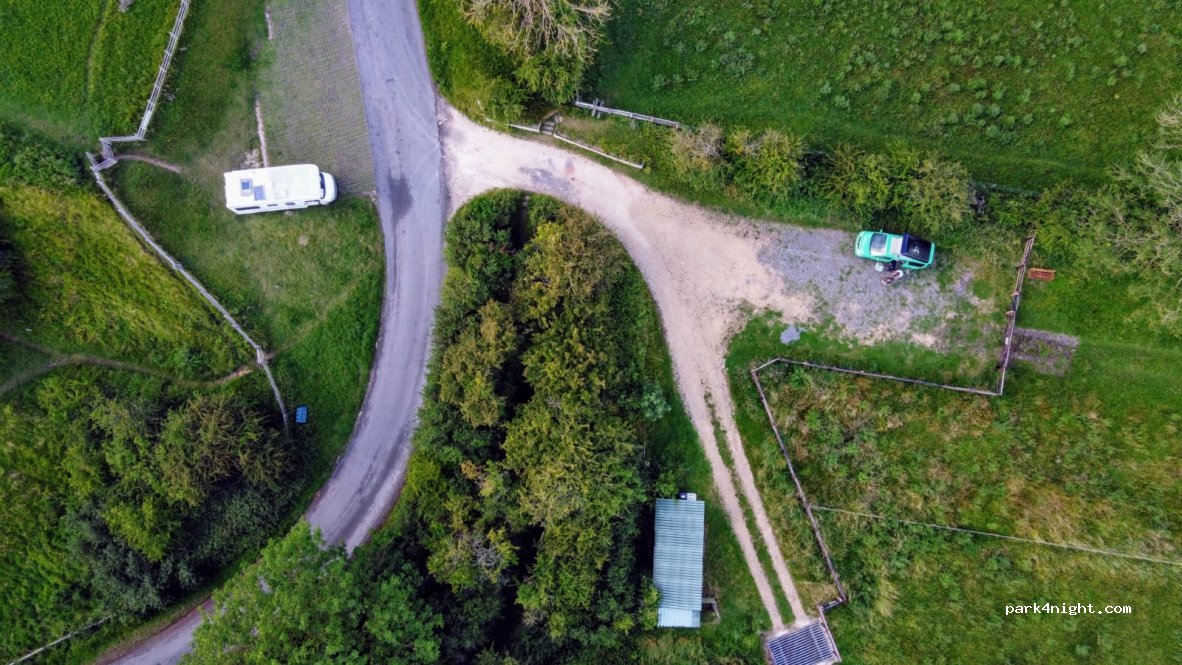 (LN11 9UE) Stenigot - Unnamed Road — foto