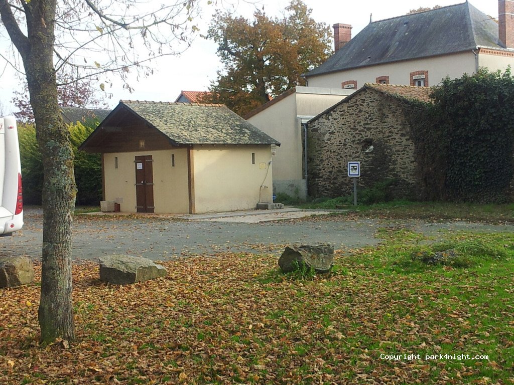 (49670) Valanjou - 20 Rue de la Mairie — foto
