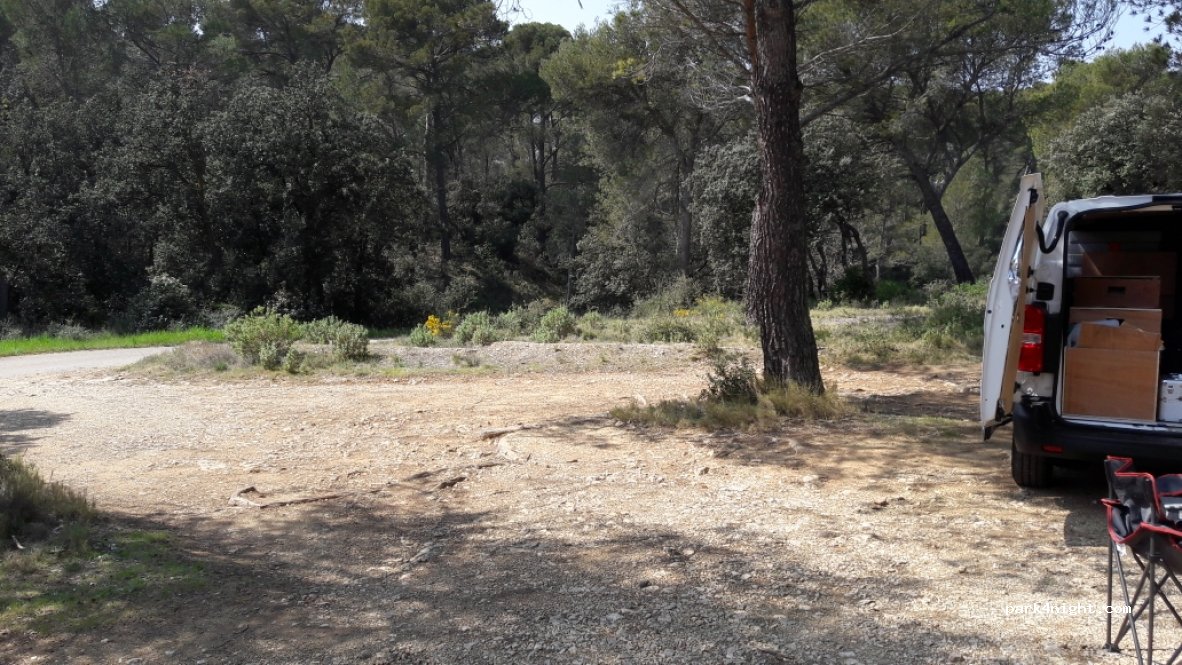 (13410) Lambesc - Chemin du Salet — foto