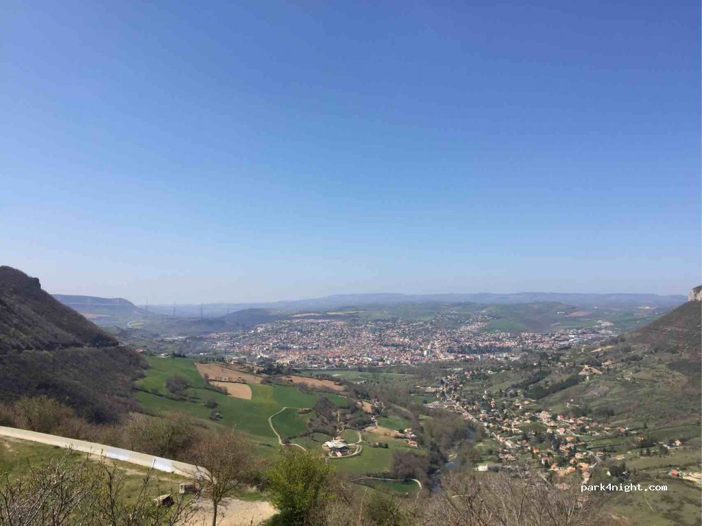 (12100) Millau - Route de la Cavalerie — foto 2