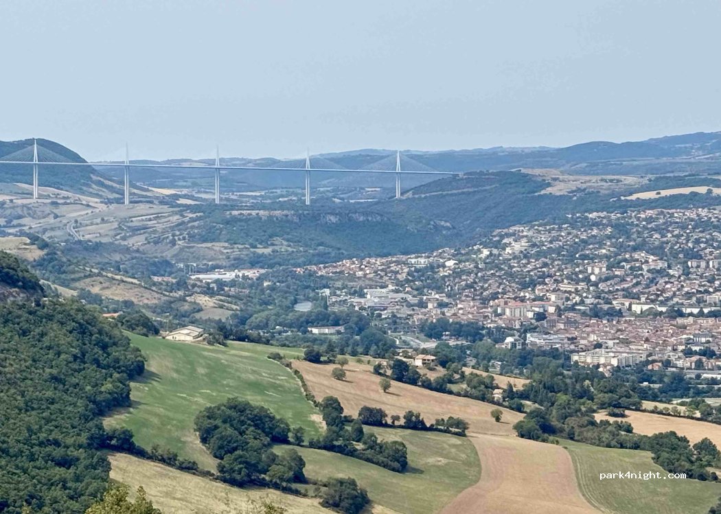 (12100) Millau - Route de la Cavalerie — foto 5