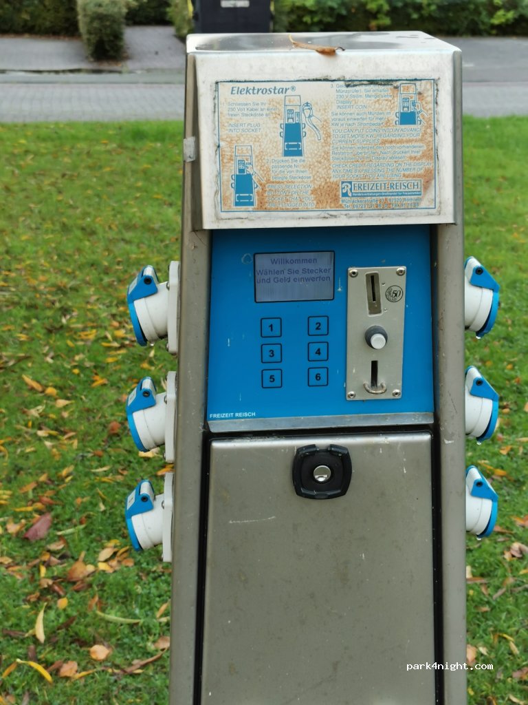 (26427) Werdum - 1 Raiffeisenplatz — foto