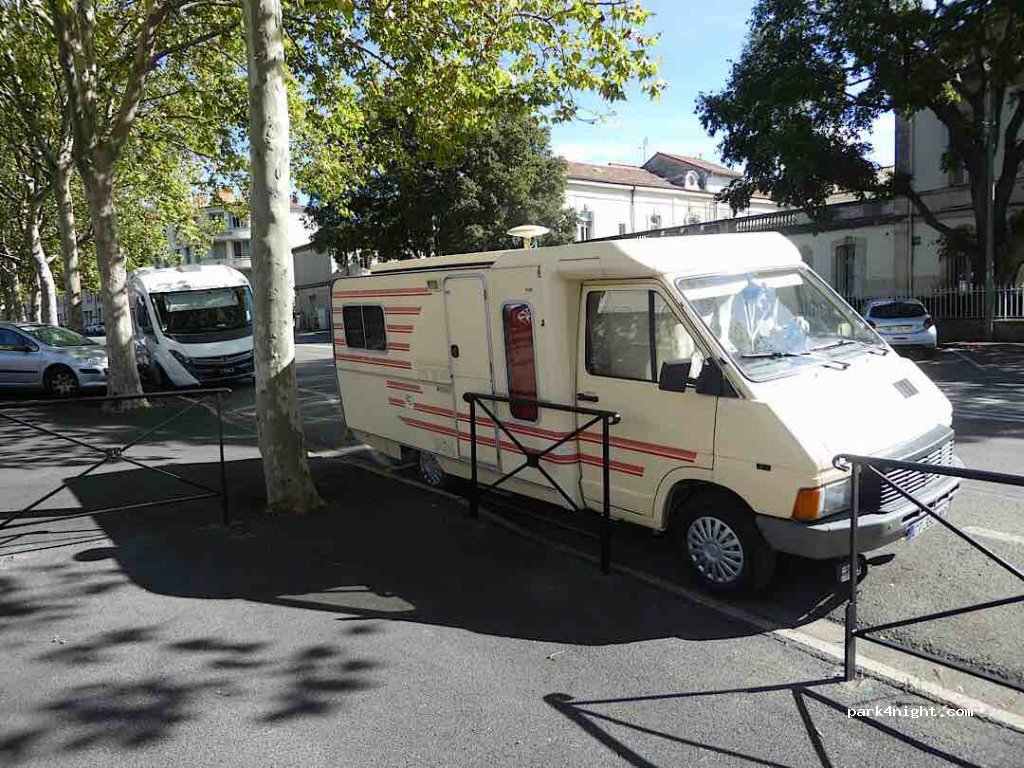 (30000) Nîmes - Rue Vincent Faïta — foto 2