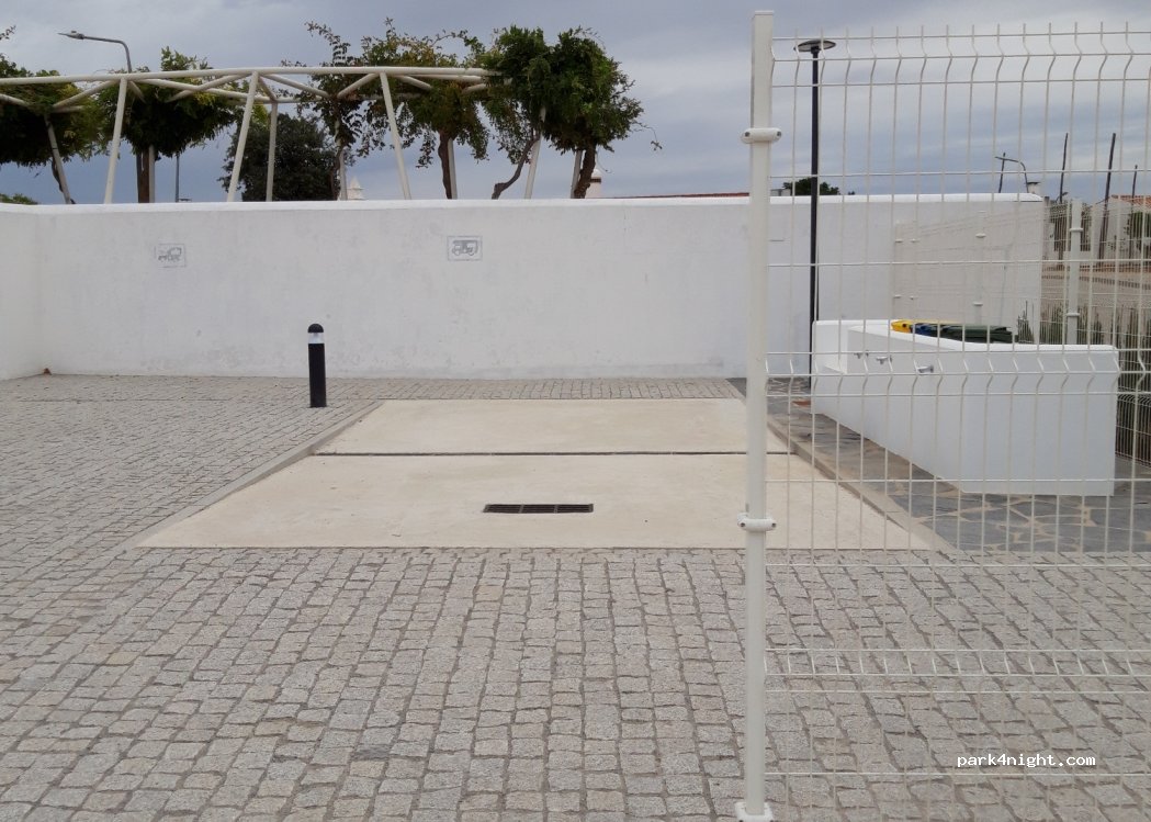 Parque de Autocaravanas da Aldeia da Luz — foto