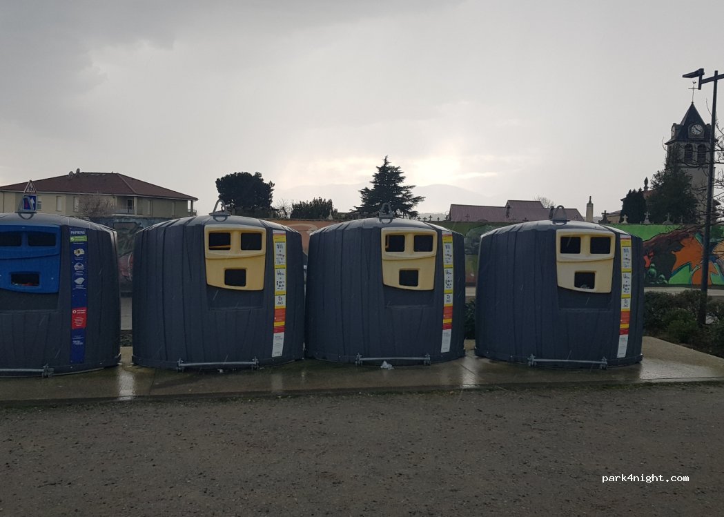Aire camping-car Reventin-Vaugris — foto 5