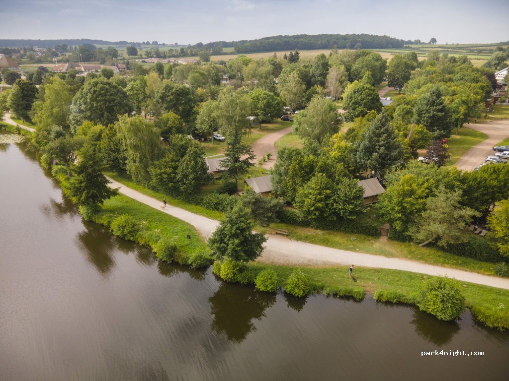 Camping Huttopia Etang de Fouché — foto