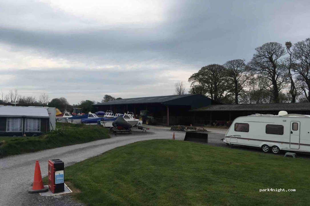 Is-Helen Farm Caravan Park — foto