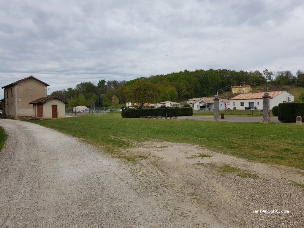 (47160) Villefranche-du-Queyran - — foto