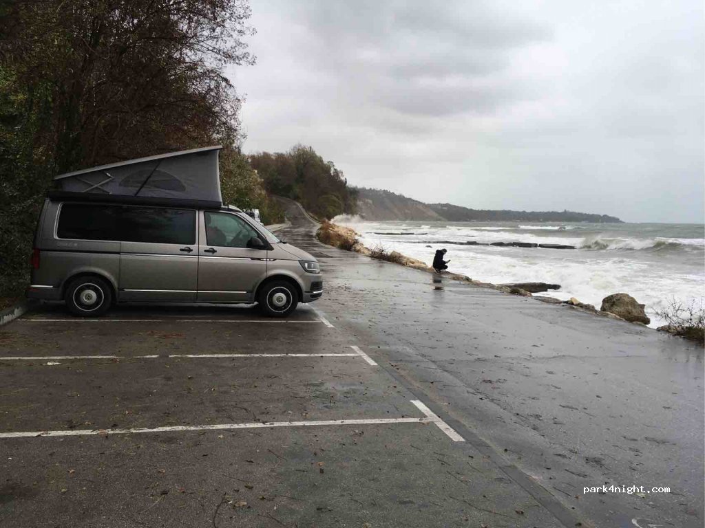 (9010) Varna - Unnamed Road — foto