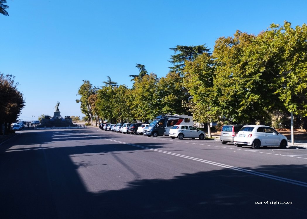 (93100) Caltanissetta - 54 Viale Regina Margherita — foto