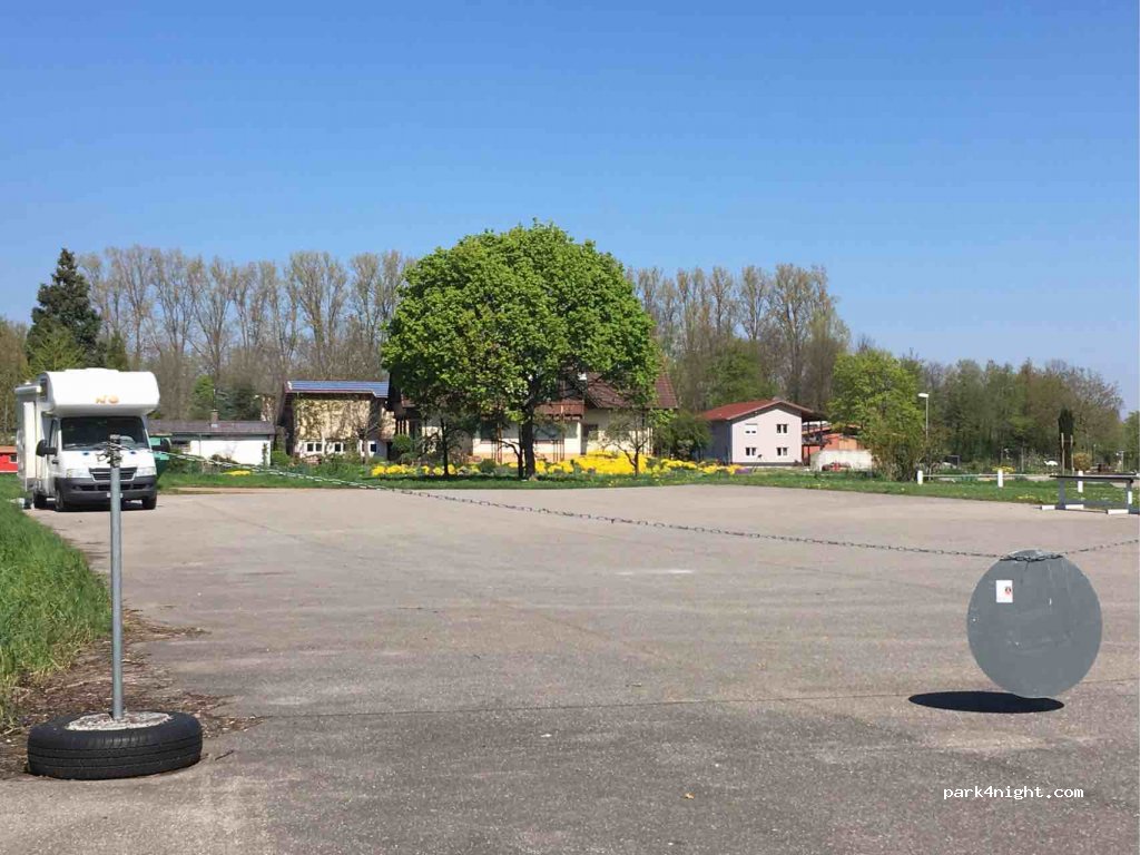 (79341) Kenzingen - 1 Sportheim Hecklingen — foto