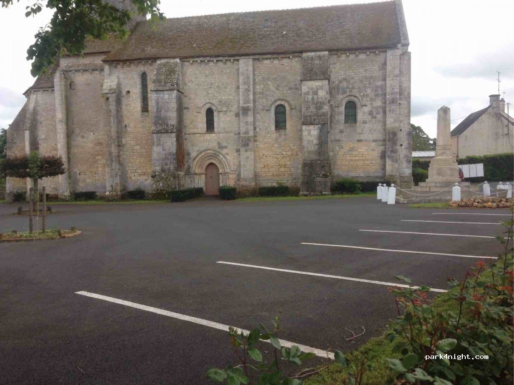 (36120) Sassierges-Saint-Germain - 2 Place de la Mairie — foto