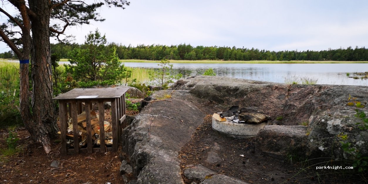 (531 99) Kållandsö - Unnamed Road — foto 3