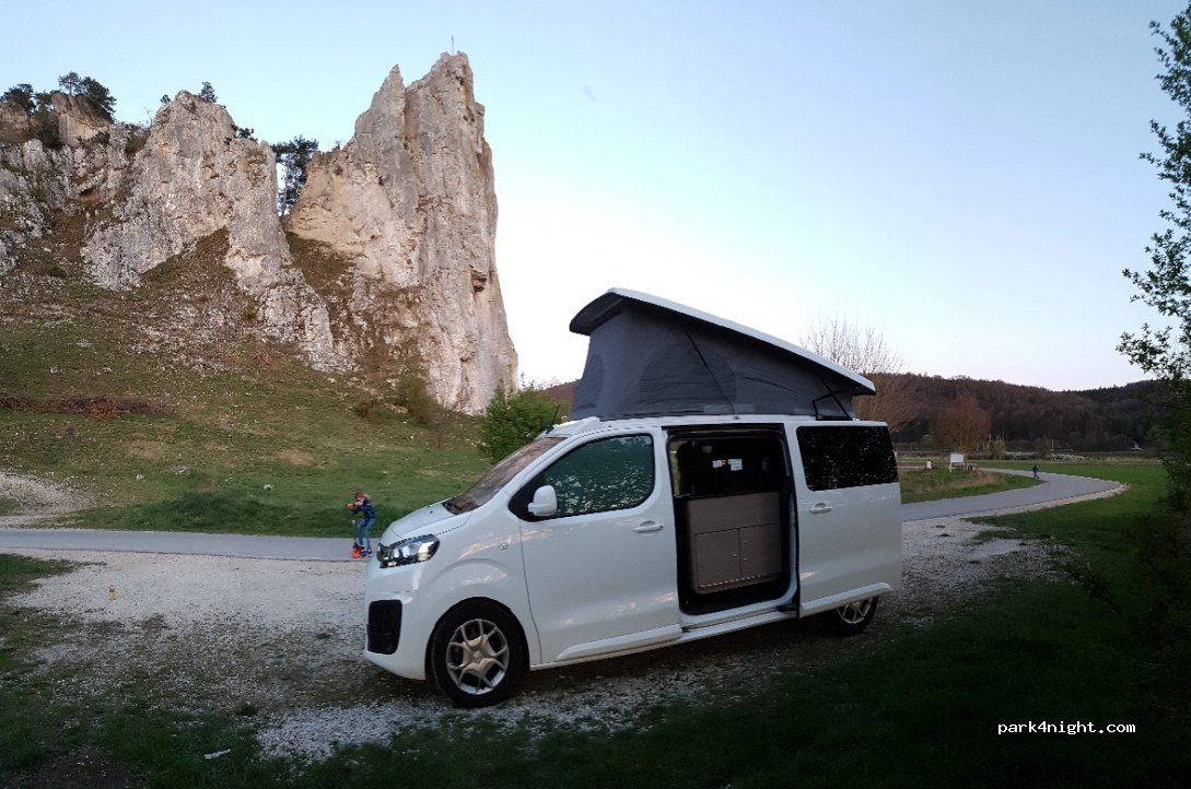 (91795) Dollnstein - Unnamed Road — foto