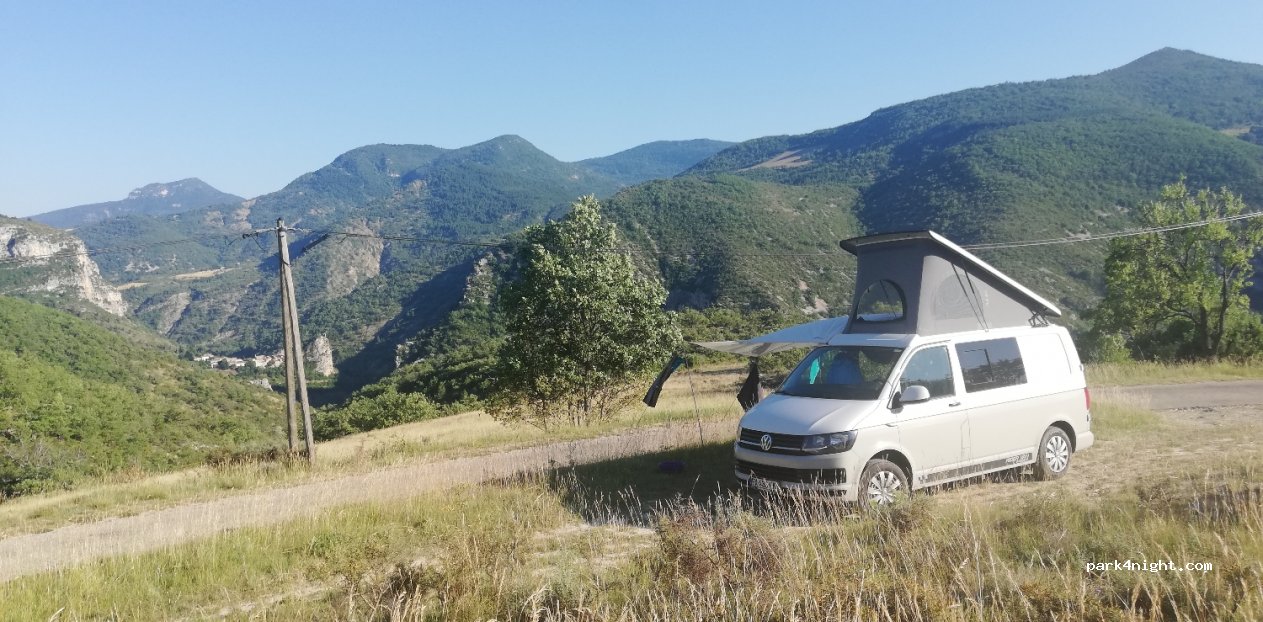 (26510) Villeperdrix - D570 — foto 3