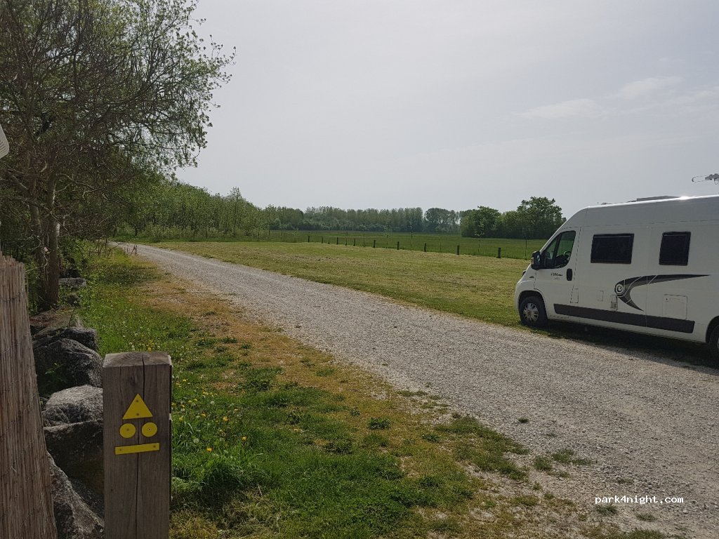 (17800) Salignac-sur-Charente - 34 Rue du Port du Lys — foto