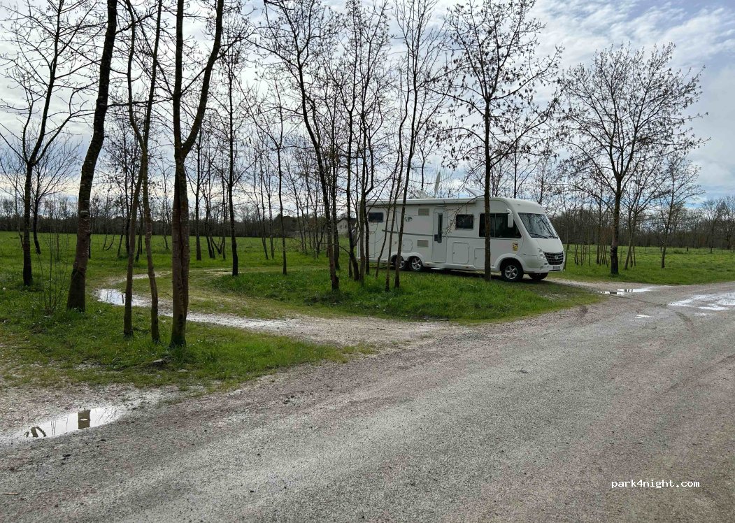 (17800) Salignac-sur-Charente - 34 Rue du Port du Lys — foto 5