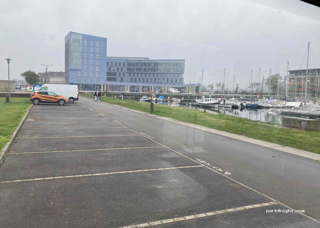 (59140) Dunkerque - 19 Rue des Fusiliers Marins — foto