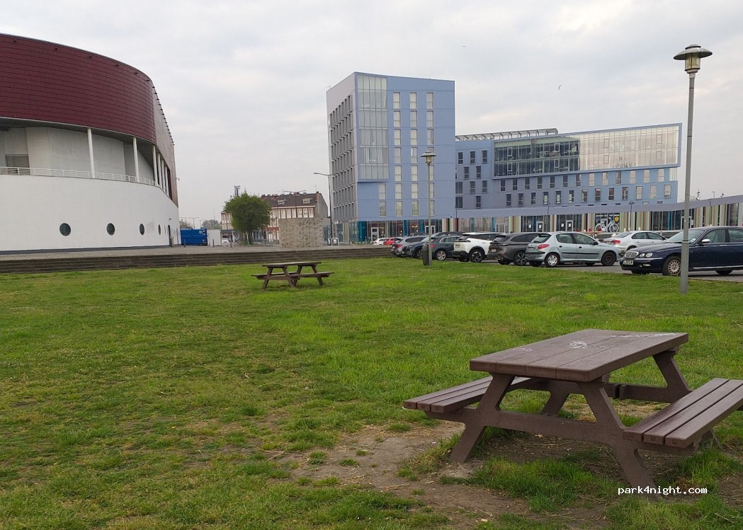 (59140) Dunkerque - 19 Rue des Fusiliers Marins — foto 4