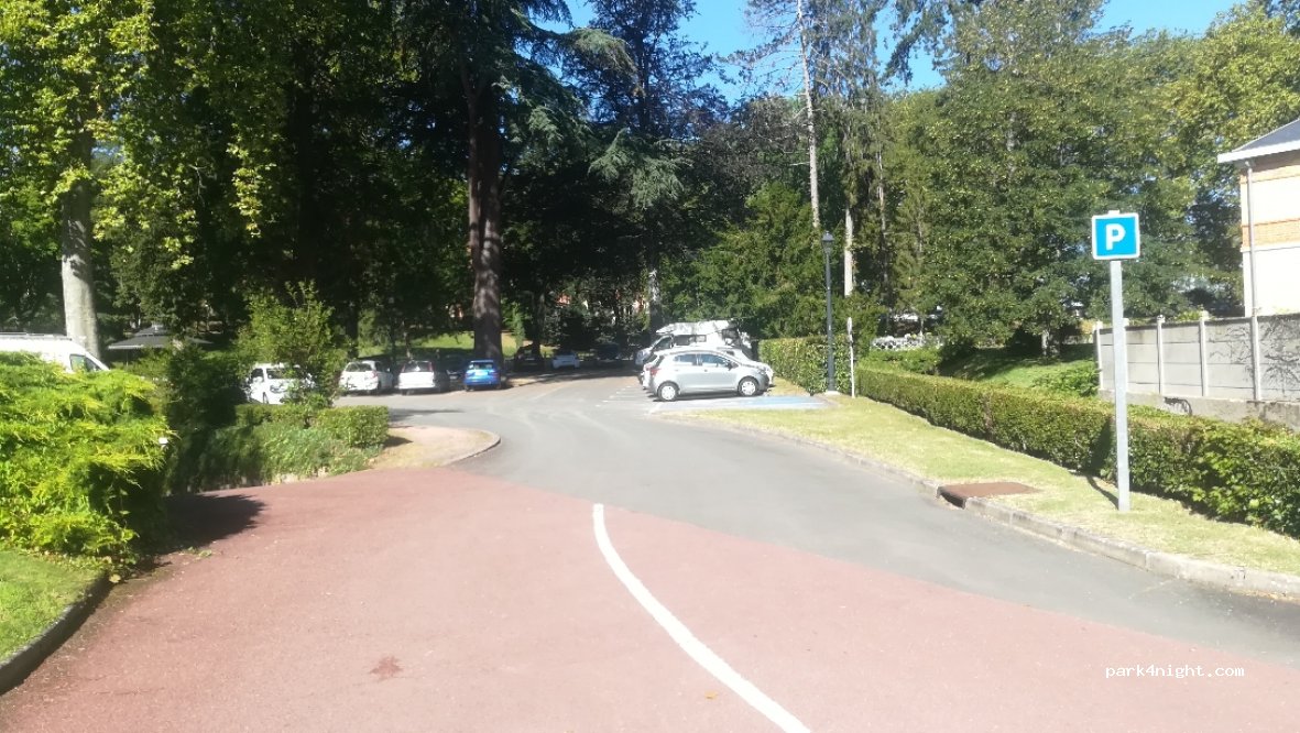 (71140) Bourbon-Lancy - 10-14 Avenue de la Libération — foto 3