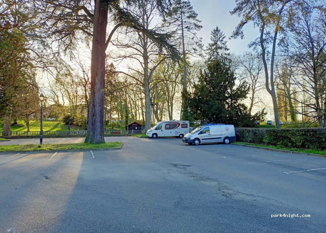 (71140) Bourbon-Lancy - 10-14 Avenue de la Libération — foto 4