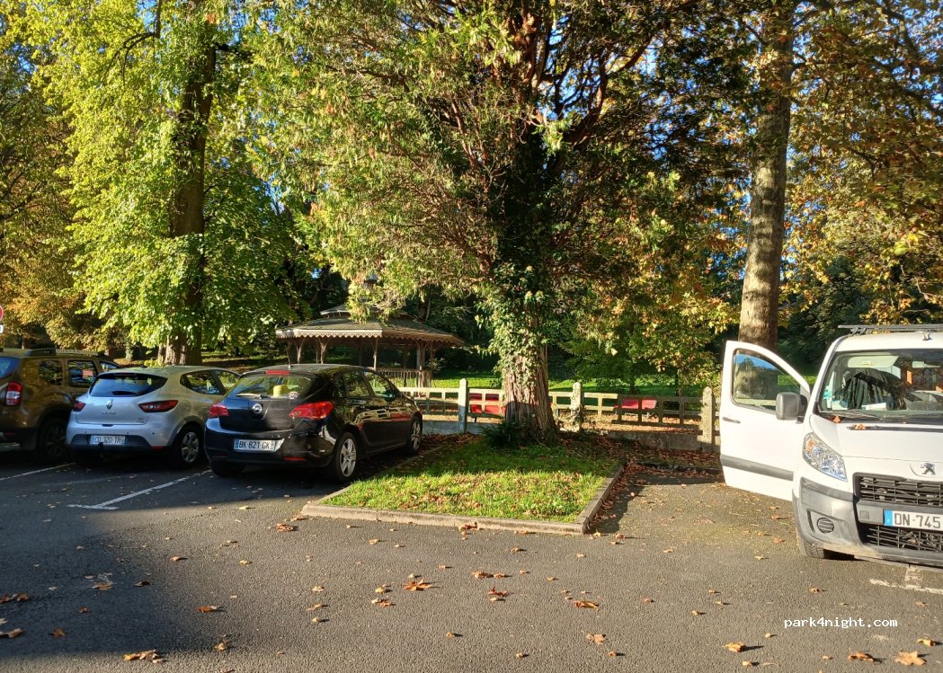 (71140) Bourbon-Lancy - 10-14 Avenue de la Libération — foto 5