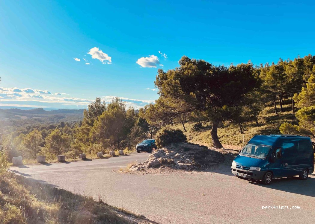 (13520) Les Baux-de-Provence - D27 — foto 4