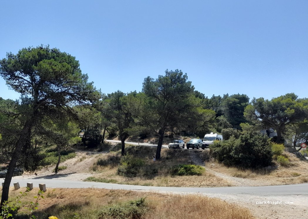 (13520) Les Baux-de-Provence - D27 — foto 5