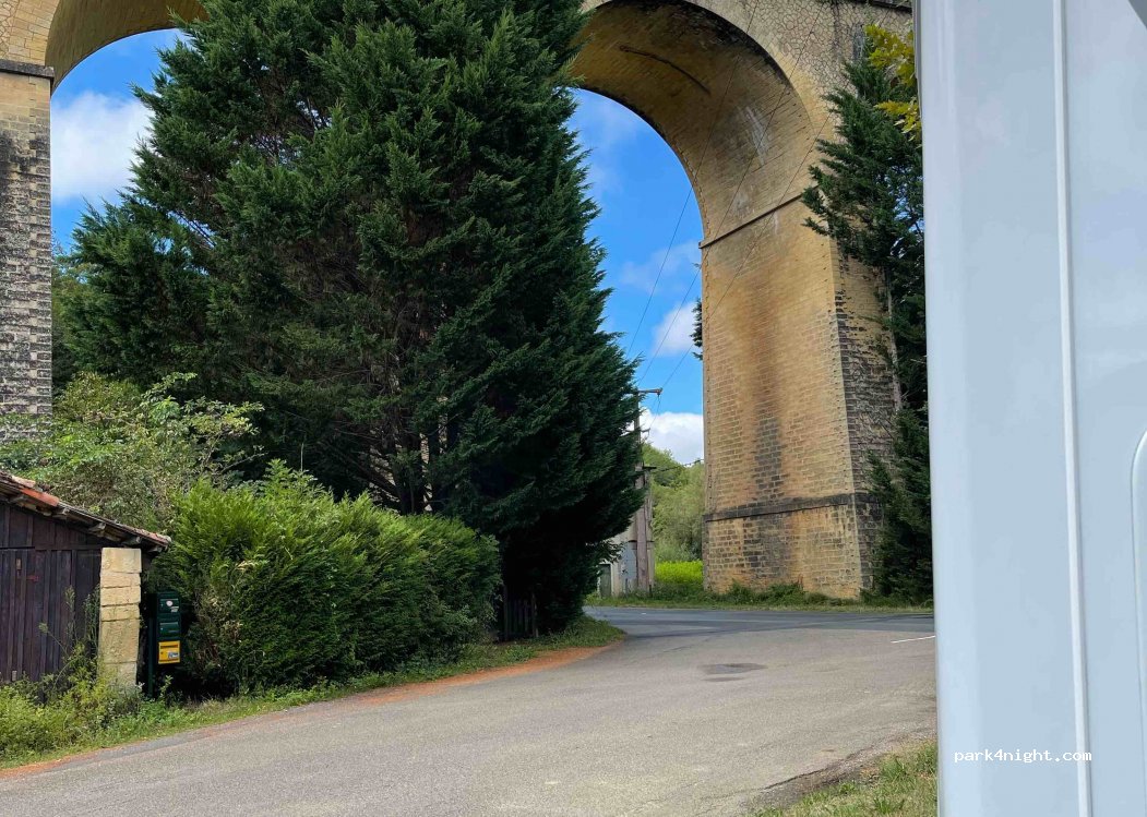 (24260) Mauzens-et-Miremont - unamed road — foto 3