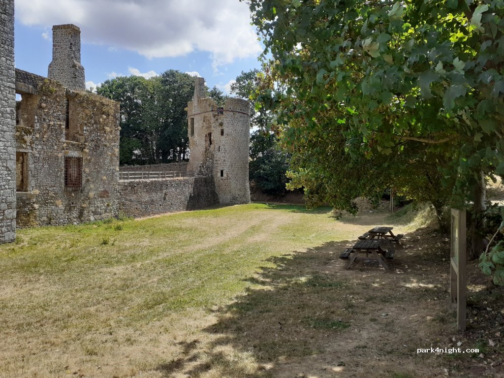 (53110) Lassay-les-Châteaux - Le Bois Thibault — foto 2
