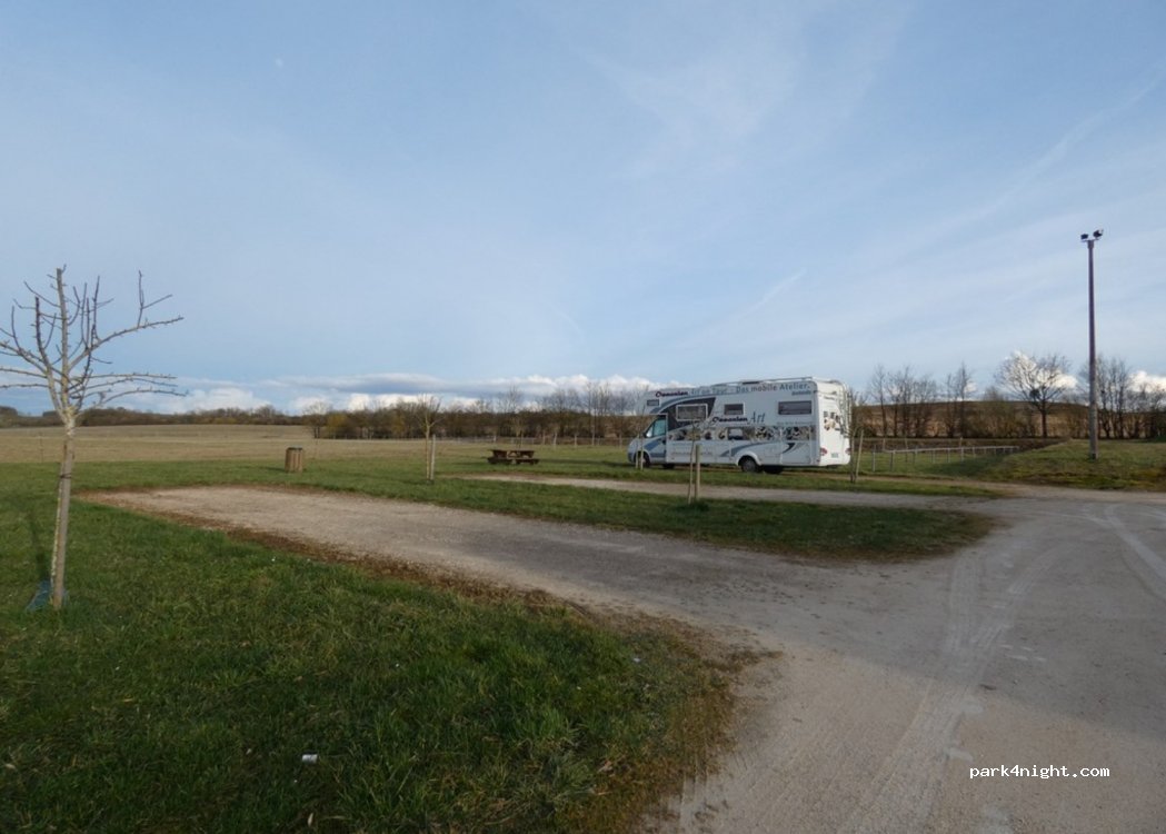 Aire de camping-cars Champignol-lez-Mondeville — foto 4