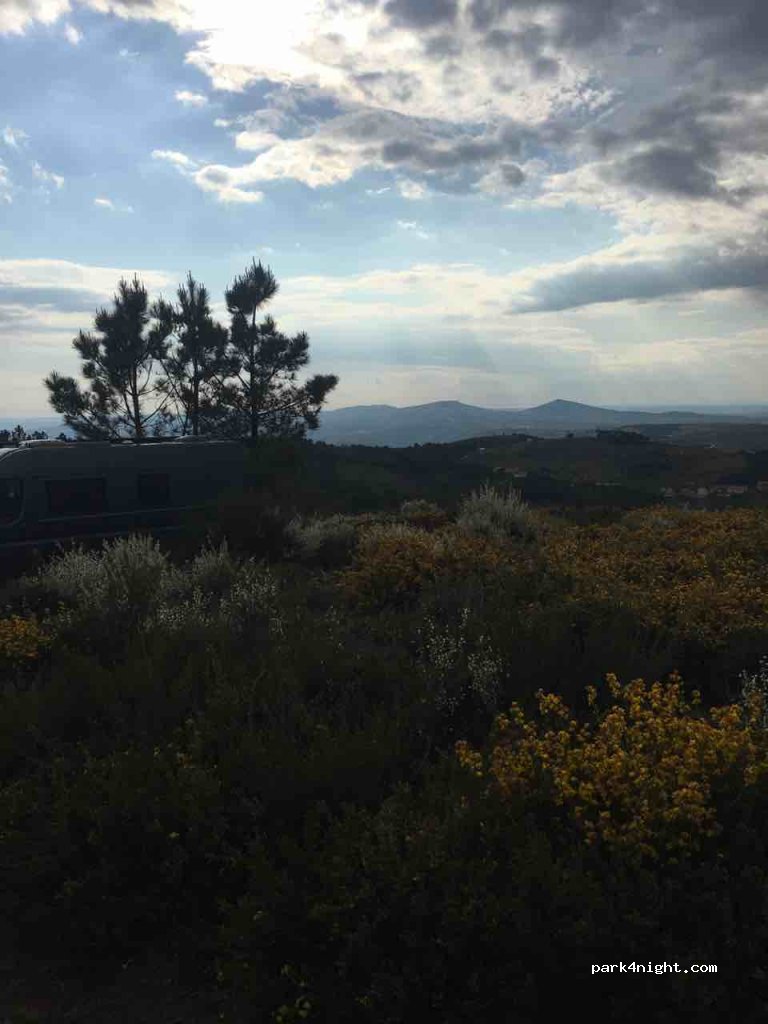 () Q.Ta Da Macieirinha - Unnamed Road — foto