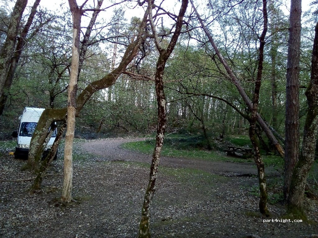 (03350) Le Brethon - La Fontaine du Verne — foto 2