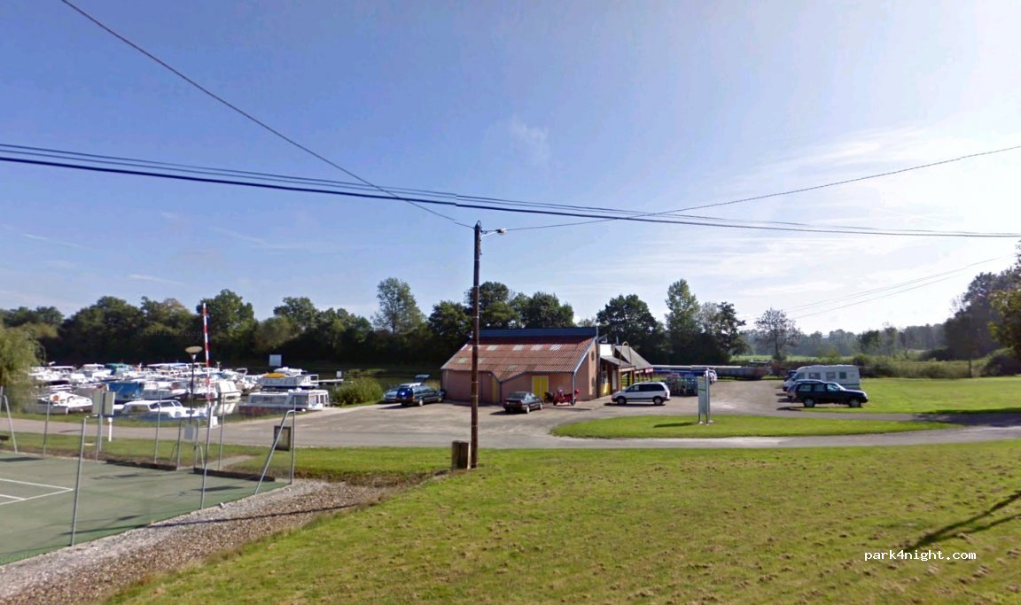 Aire Camping Car Savoyeux — foto