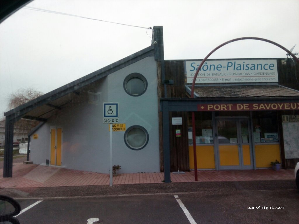 Aire Camping Car Savoyeux — foto 2