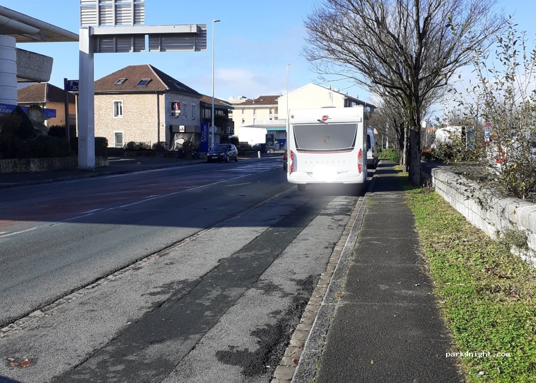(64100) Bayonne - 38 Allée Marines — foto 2