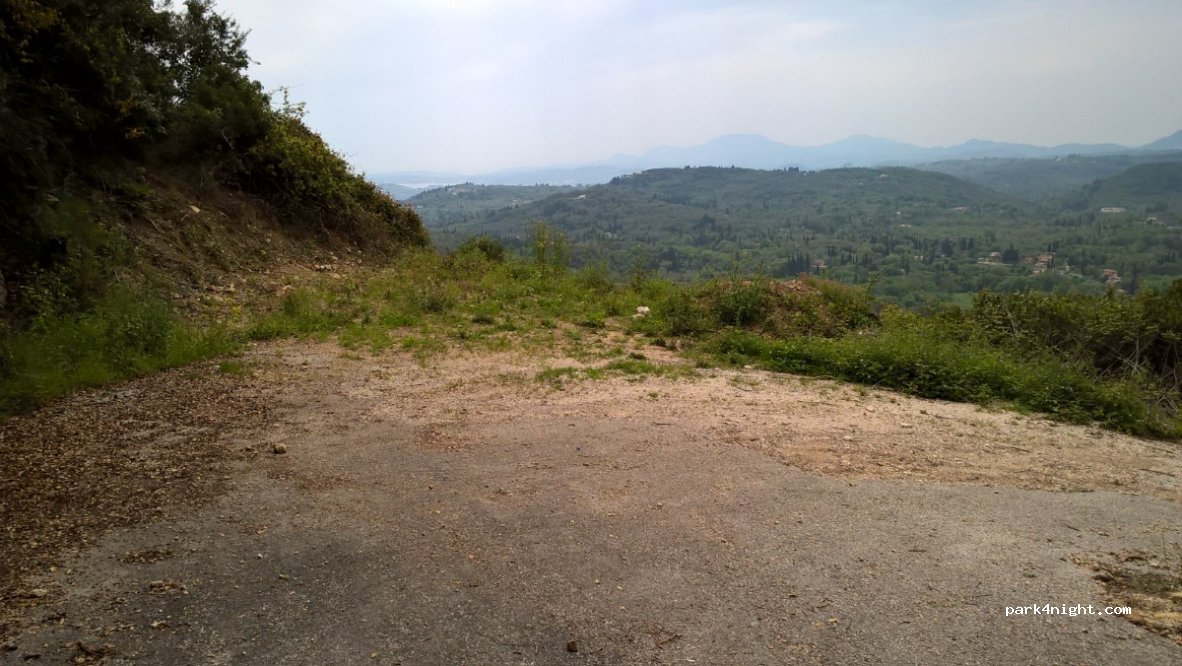 (490 83)  - Dimokratias — foto 2