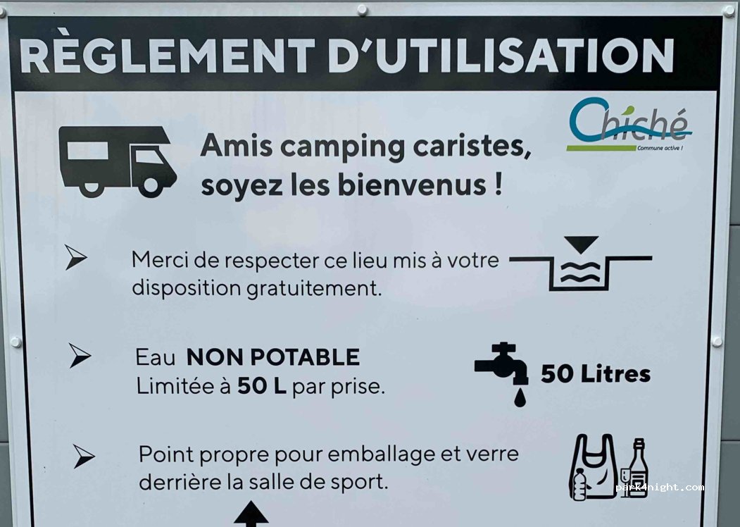 (79350) Chiché - Rue du Stade (Parking Football et Omnisport) — foto 4