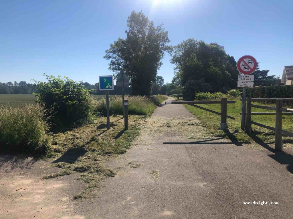 (71370) Saint-Germain-du-Plain - 9 Rue de l'Ancienne Gare — foto 4