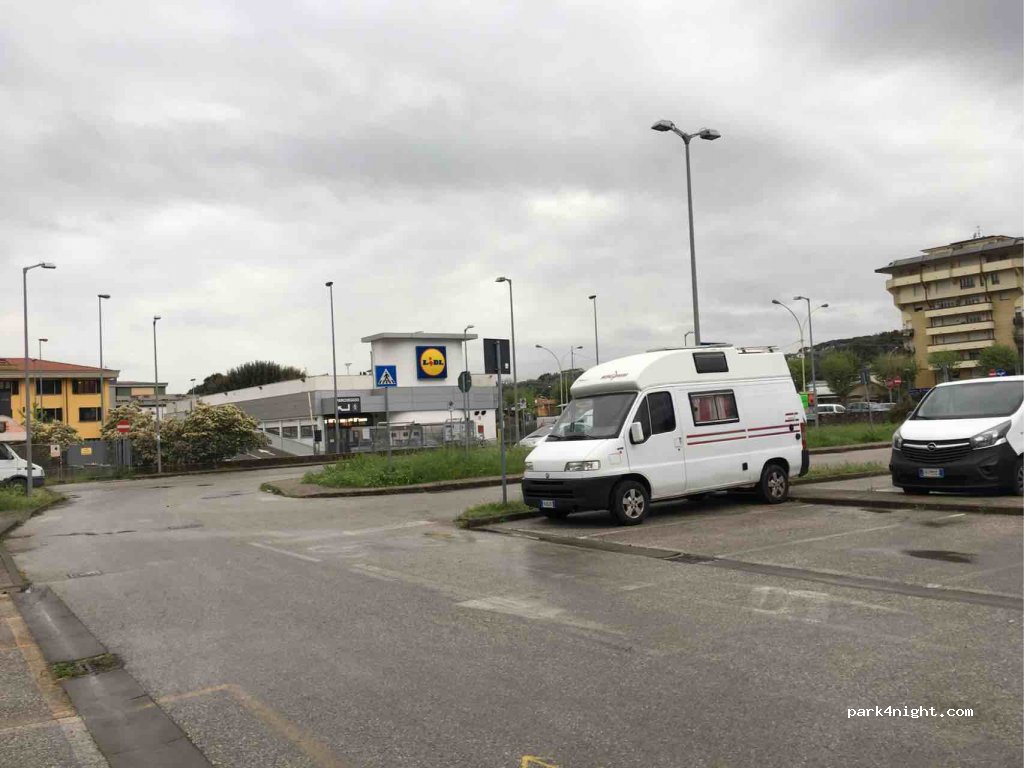 (51017) Pescia - 38 Via Vittorio Veneto — foto 2