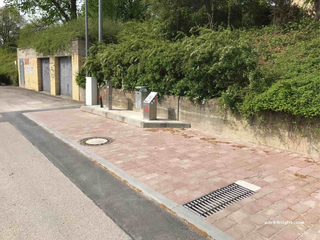 (73235) Weilheim an der Teck - Kalixtenbergstrasse — foto