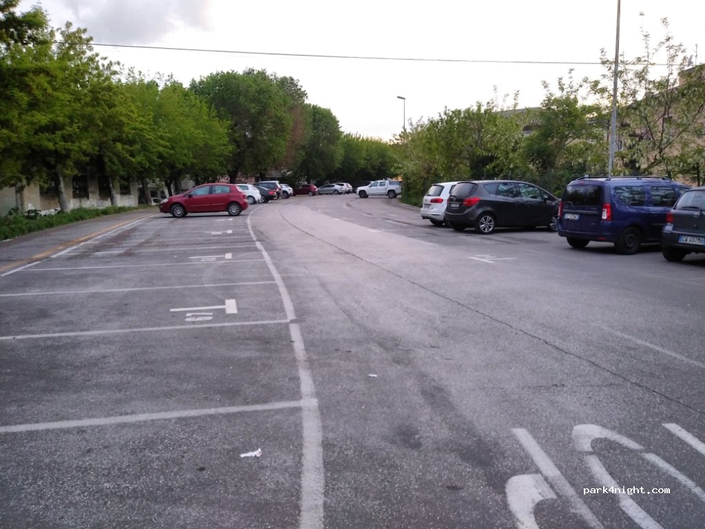 (60033) Chiaravalle - 68 Viale della Vittoria — foto