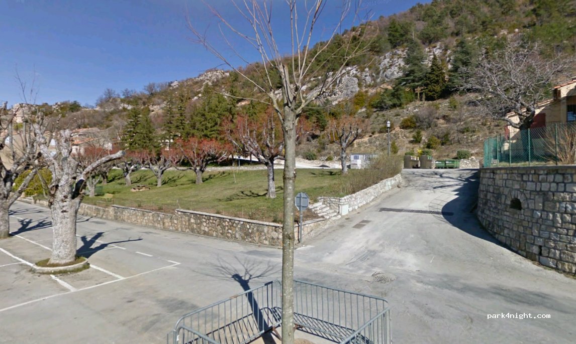 (83630) Aiguines - Rue de l'Arena — foto