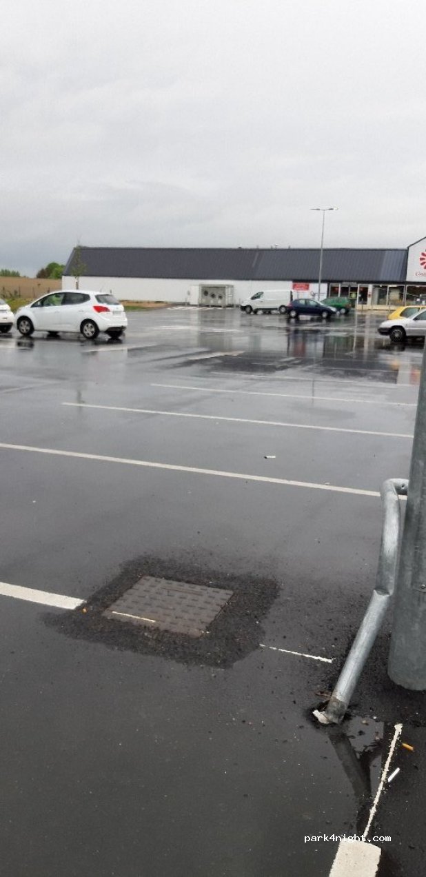 (14170) Saint-Pierre-sur-Dives - 64 Rue de Lisieux — foto