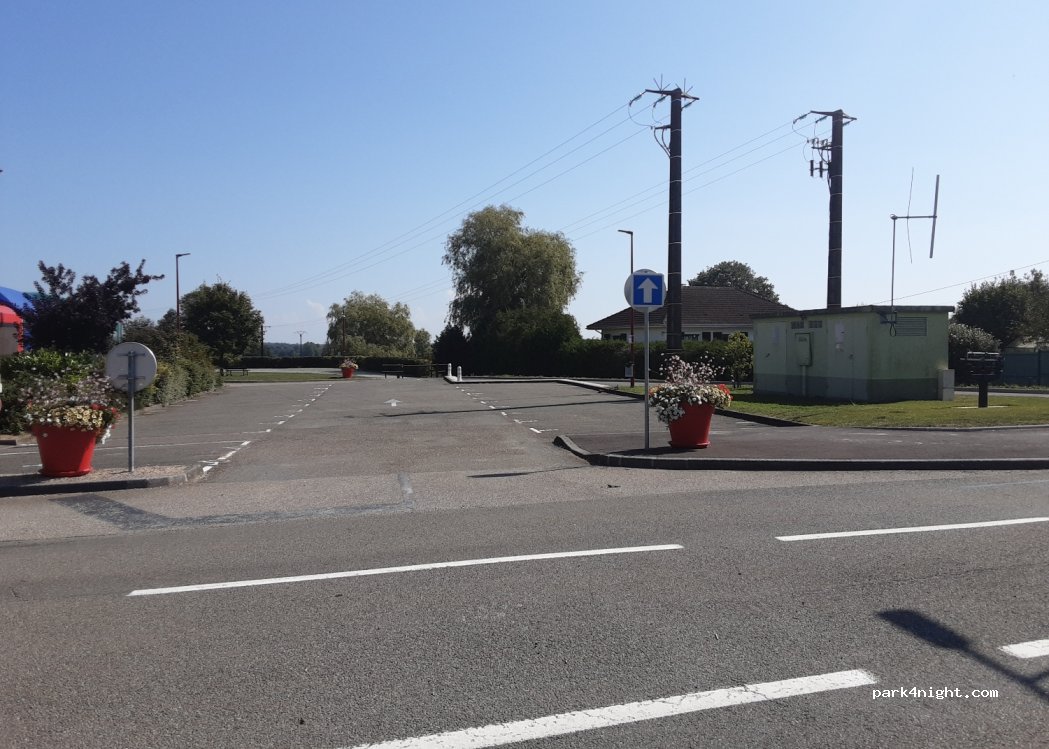 (90110) Saint-Germain-le-Châtelet - — foto 2