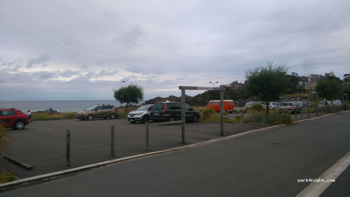 (35800) Saint-Lunaire - Rue de l'Aquilon — foto 2