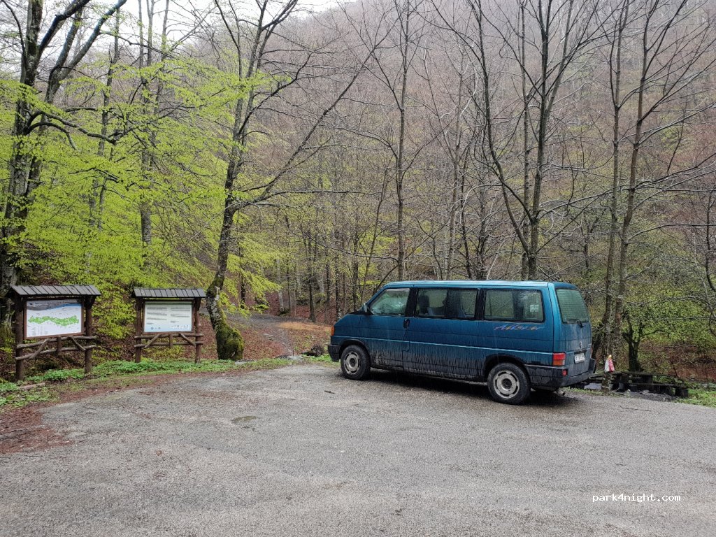 (5661) Chiflik - Unnamed Road — foto
